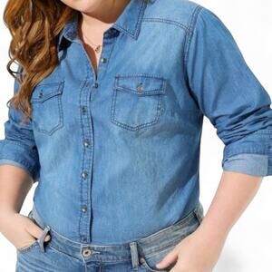 Torrid 1x Shirt Denim Chambray Western Cowgirl Embroidery Snap Front EUC w/TAG